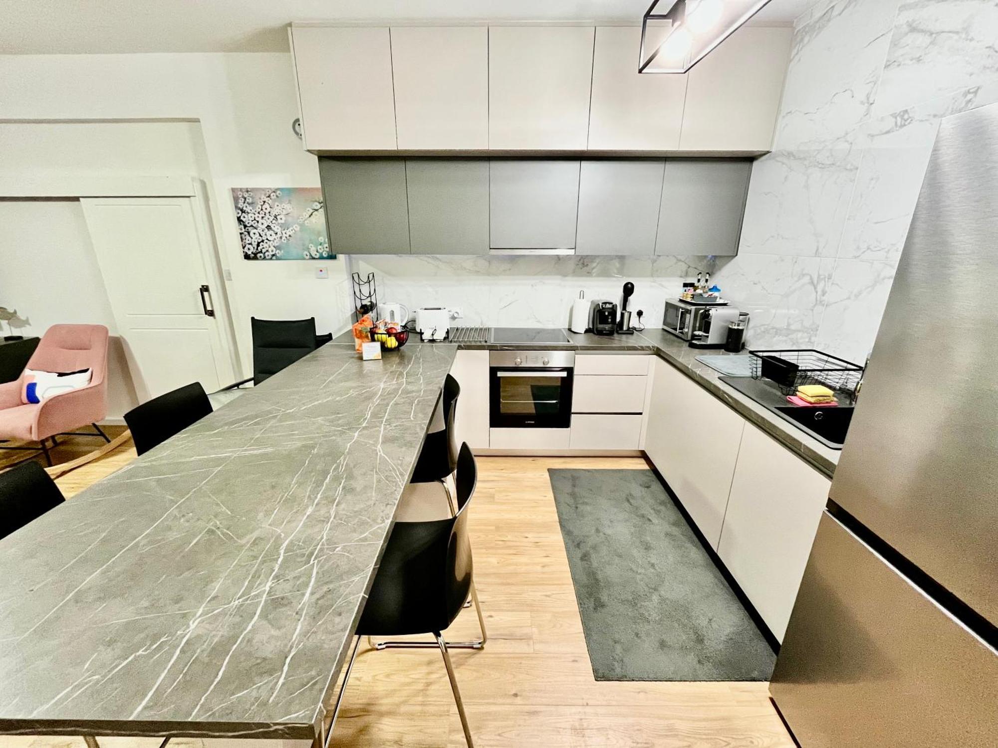 Modern Apartment Near Mckenzie Beach Ларнака Екстер'єр фото